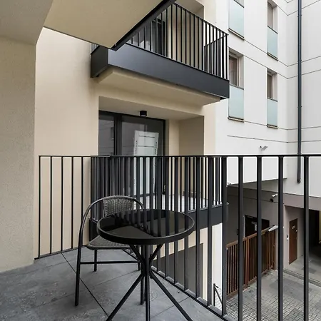 Cosy Studio In By Renters Апартаменти