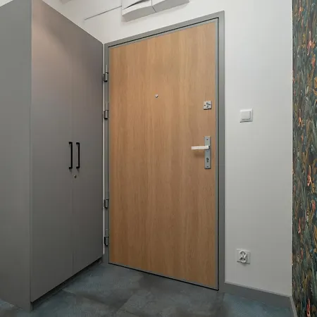 Cosy Studio In By Renters Apartment *